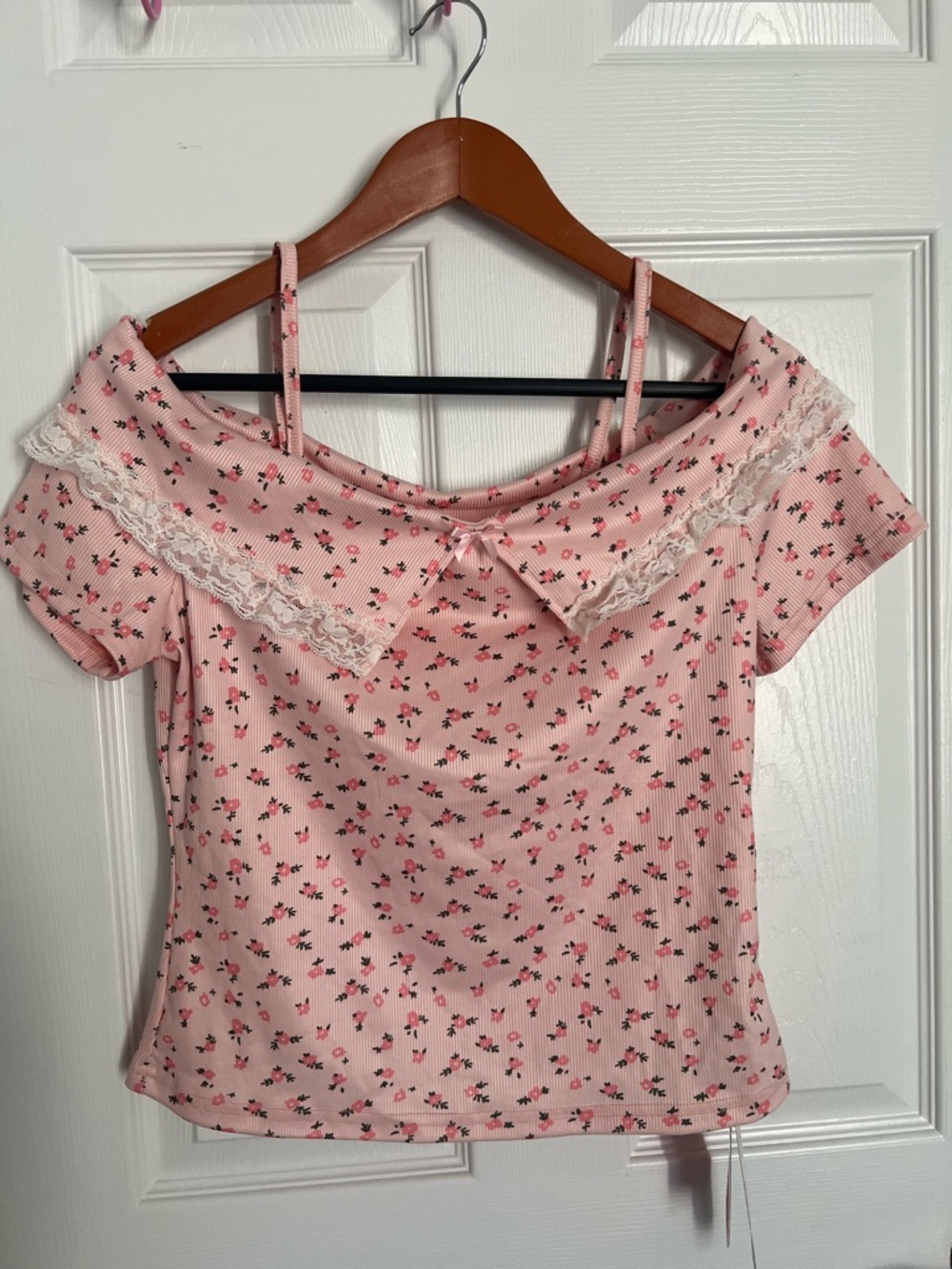 ROMWE Pink Floral Lace-Trim Off-Shoulder Tank Top